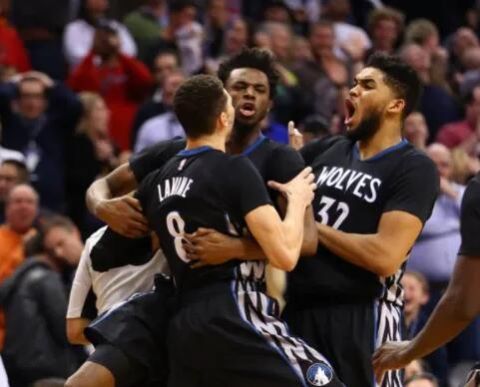  狼队锋线重组显威力,库尼亚搭档黄喜灿爆发