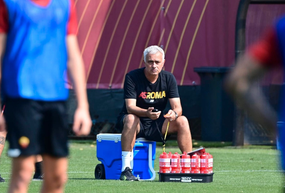  卡尔斯鲁厄丙级球队逆袭故事持续  